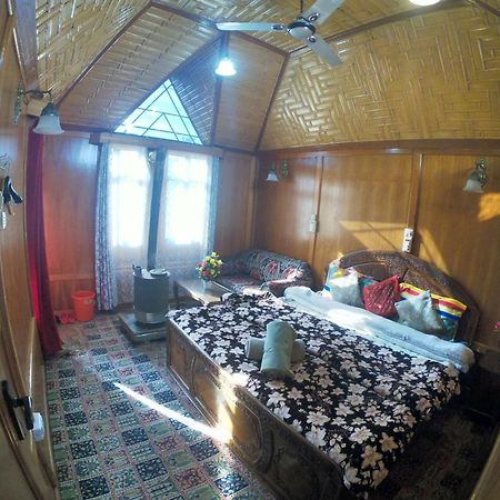 Goona Palace Houseboats Сринагар Экстерьер фото