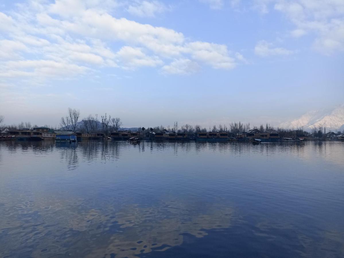 Goona Palace Houseboats Сринагар Экстерьер фото