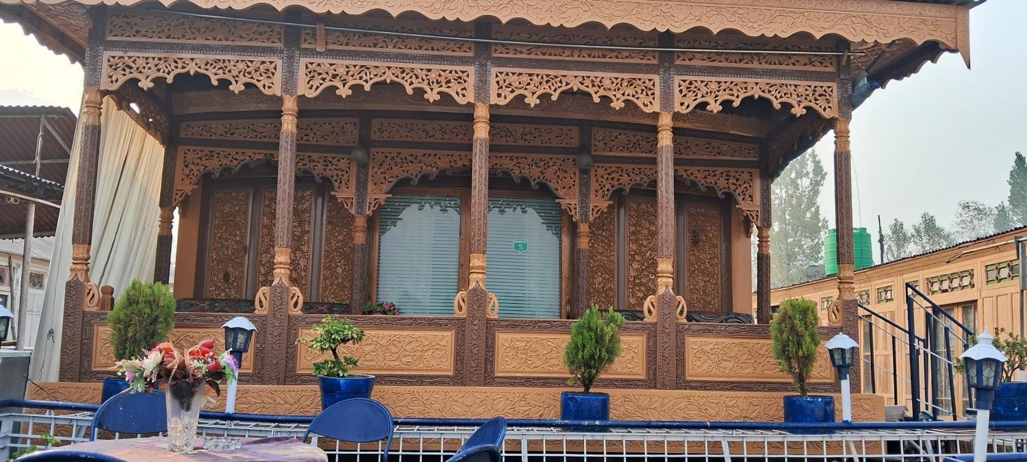 Goona Palace Houseboats Сринагар Экстерьер фото