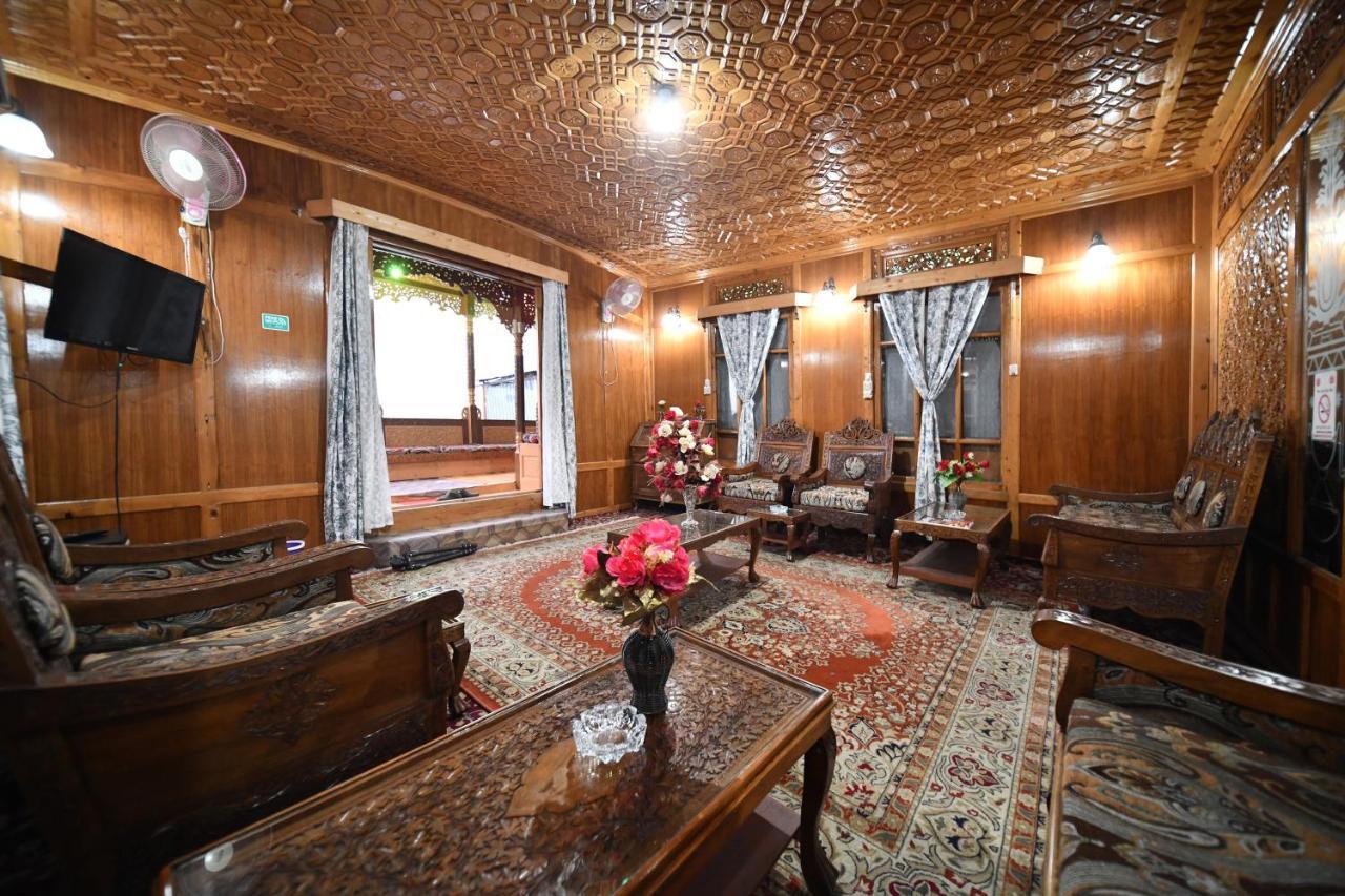 Goona Palace Houseboats Сринагар Экстерьер фото