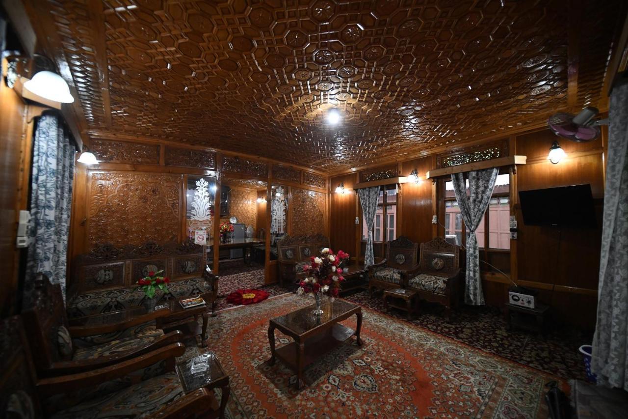 Goona Palace Houseboats Сринагар Экстерьер фото