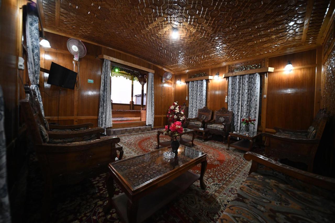Goona Palace Houseboats Сринагар Экстерьер фото