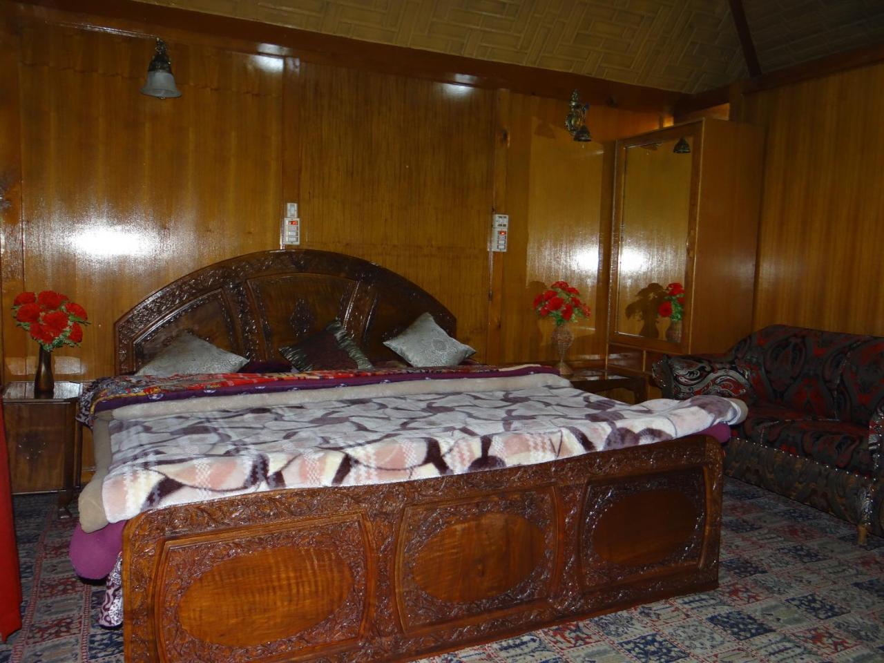 Goona Palace Houseboats Сринагар Экстерьер фото